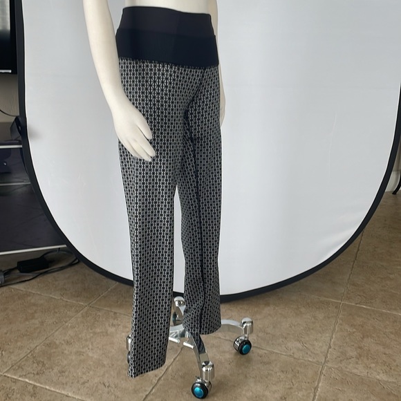 Lululemon Pants Size 6 - Picture 9 of 14